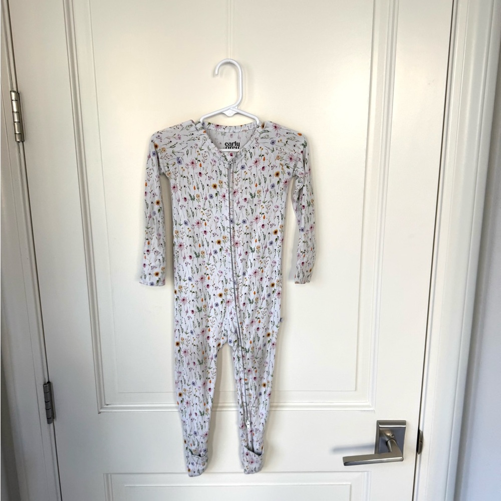 Early Grey Girls Floral Last Bloom Wild Flowers Zipper Sleeper 12-18M POOR Con